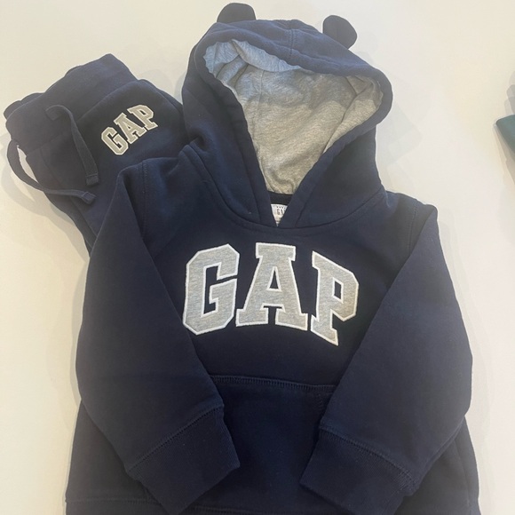 GAP | Toddler Logo Sweat Set - Picture 12 of 13